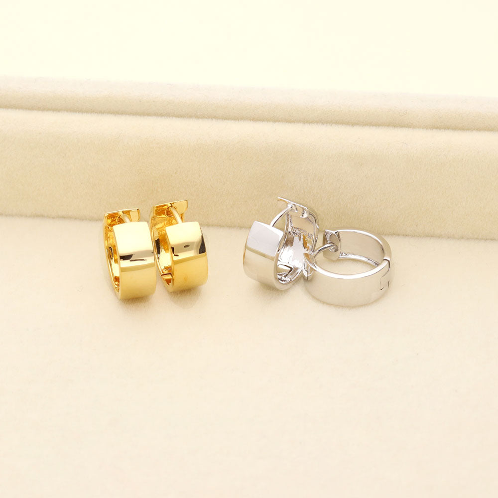 Small Huggie Earrings in Sterling Silver 0.55"