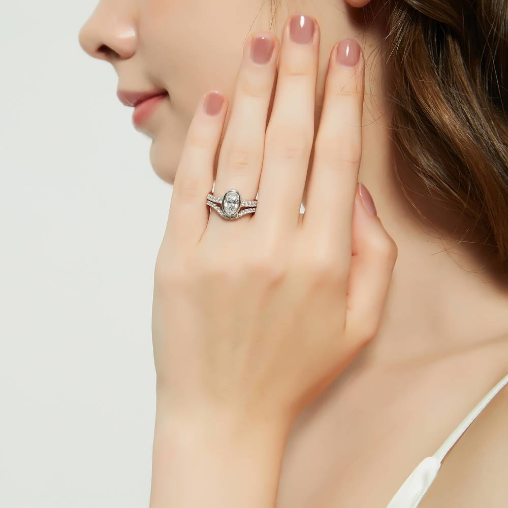 Solitaire 1.4ct Bezel Set Oval CZ Ring Set in Sterling Silver