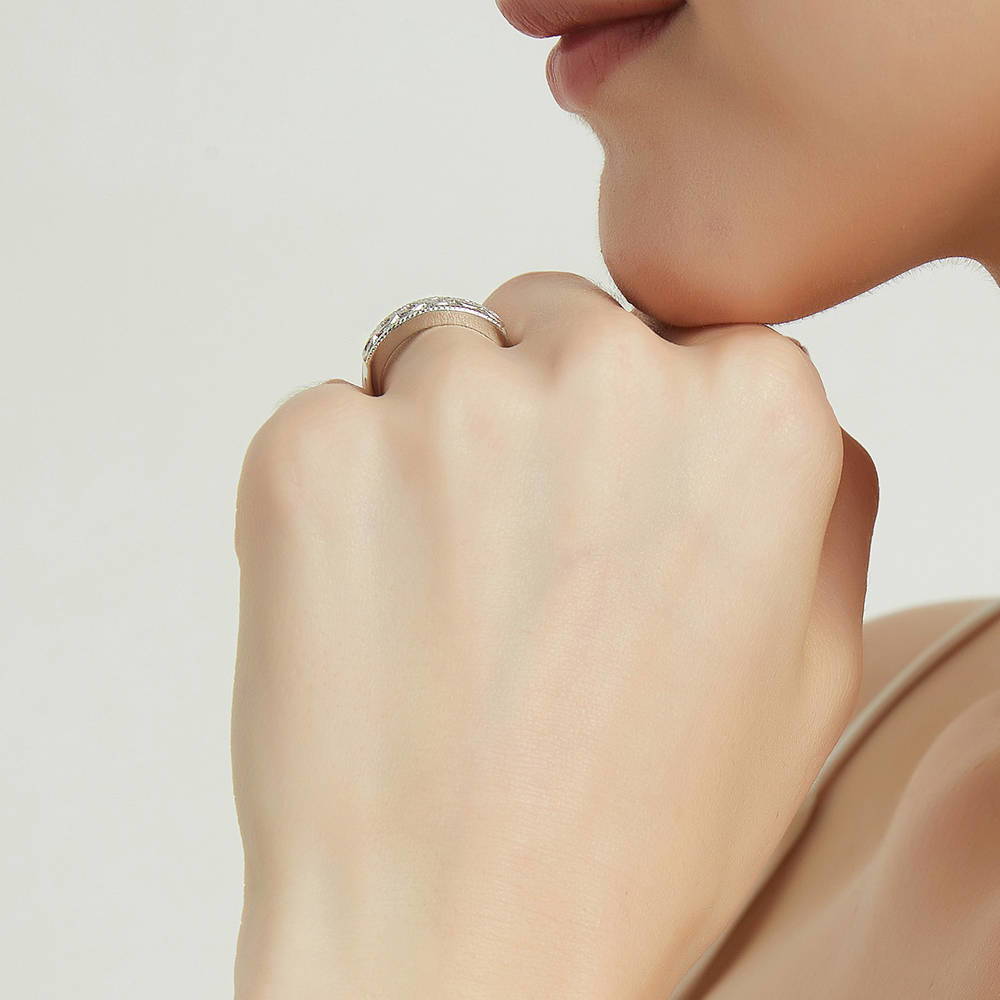 Model Wearing Woven Band Ring Style R1664-01