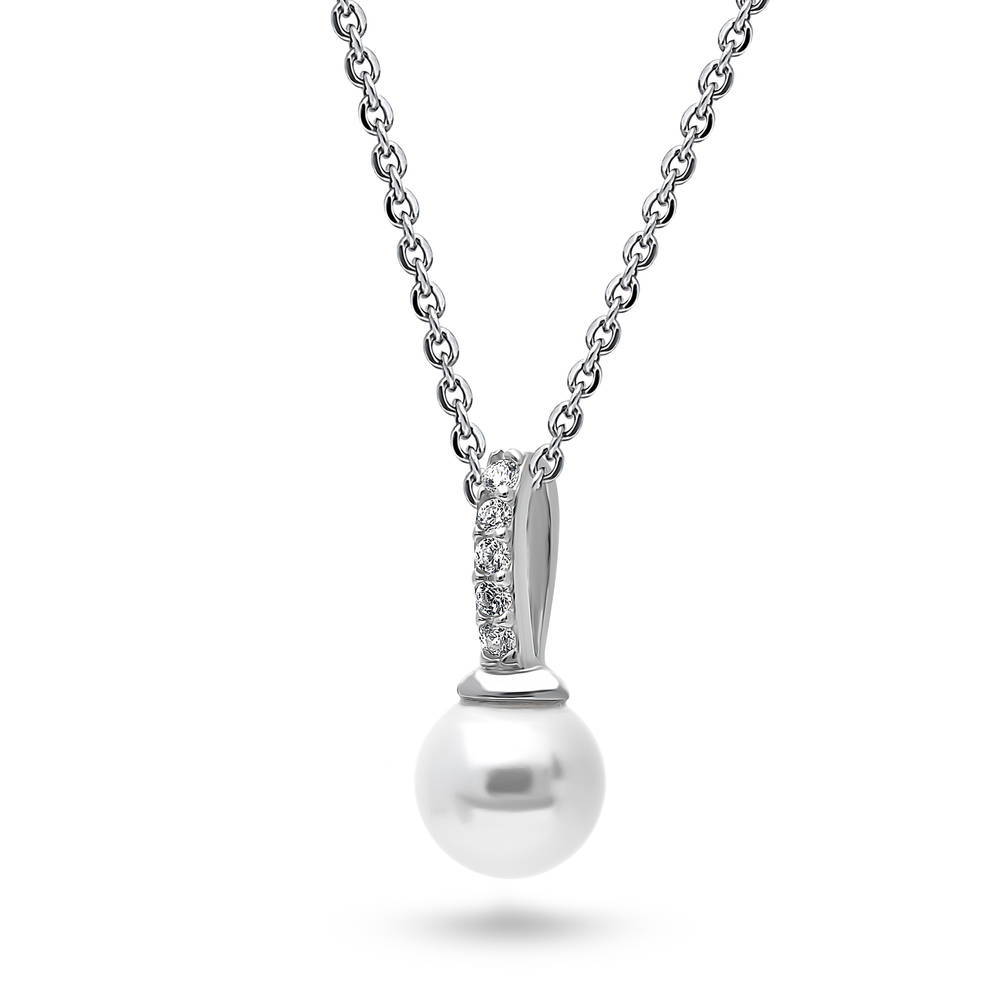 Solitaire White Round Imitation Pearl Set in Sterling Silver