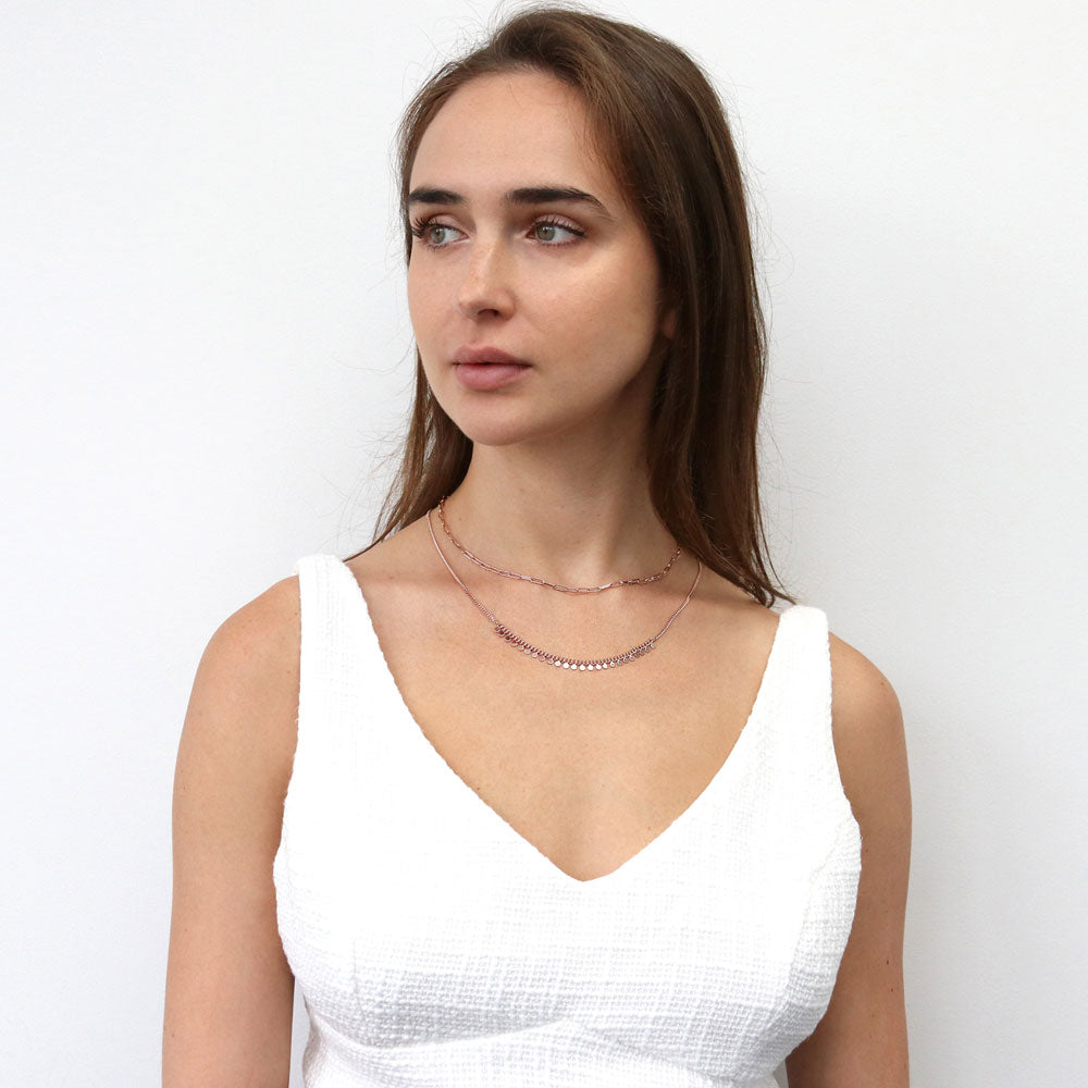 Model wearing Paperclip Link Chain Necklace 3mm, Rose Gold Flashed