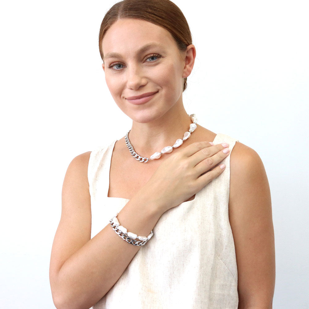 Model wearing Imitation Pearl Curb Chain Necklace, Rose Gold Flashed