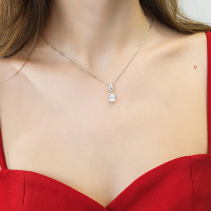Model Wearing Art Deco Pendant Necklace Style N1737-01