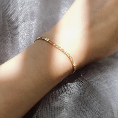 Model Wearing Chain Bracelet