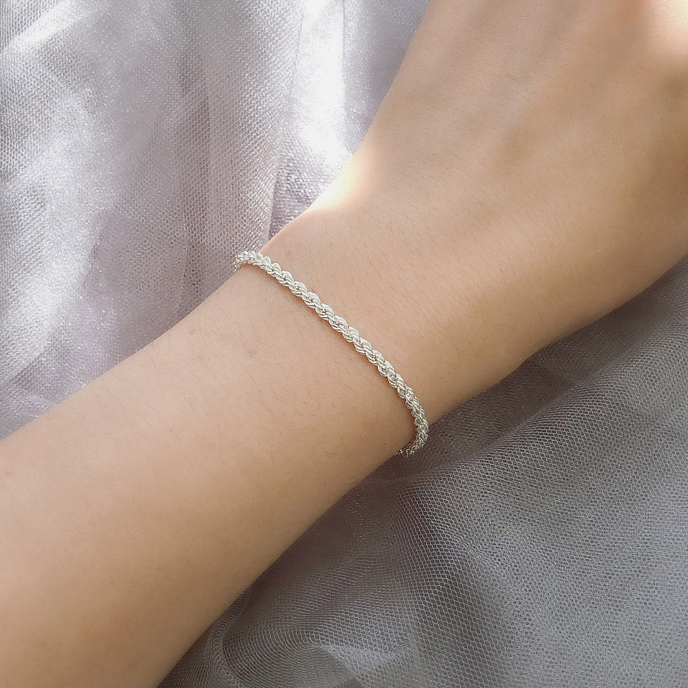 Model Wearing Chain Bracelet