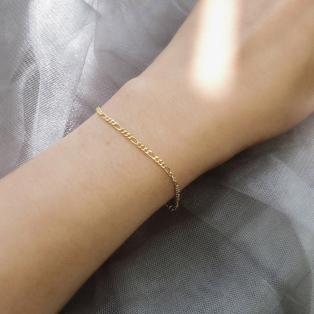 Model Wearing Chain Bracelet