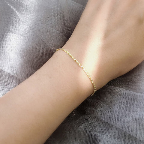 Model Wearing Chain Bracelet
