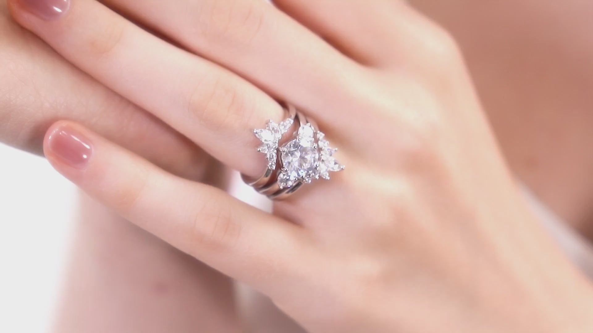 3-Stone Ring, Flower Curved Band