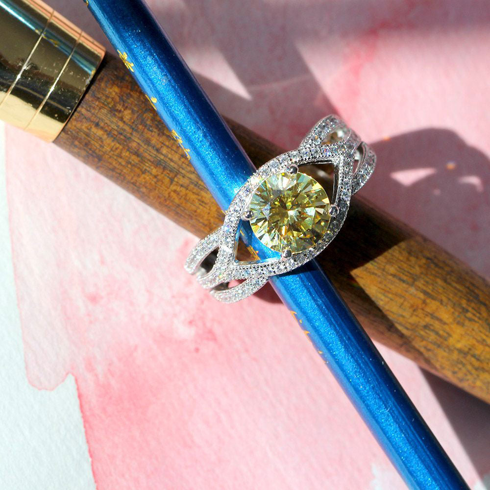 Image Contain: Solitaire with Side Stones Ring