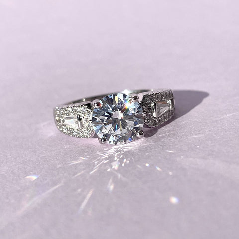 Image Contain: Solitaire with Side Stones Ring