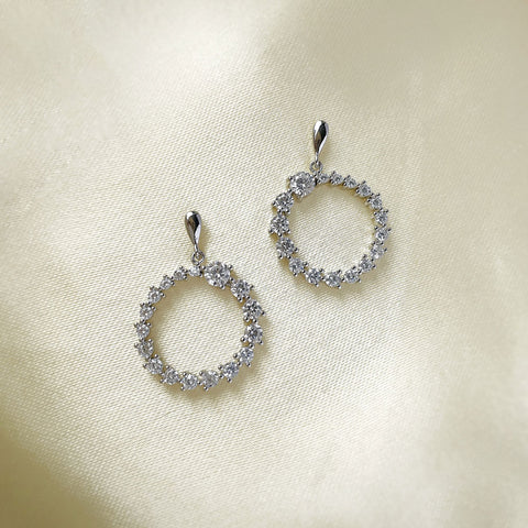 Image Contain: Graduated Dangle Earrings