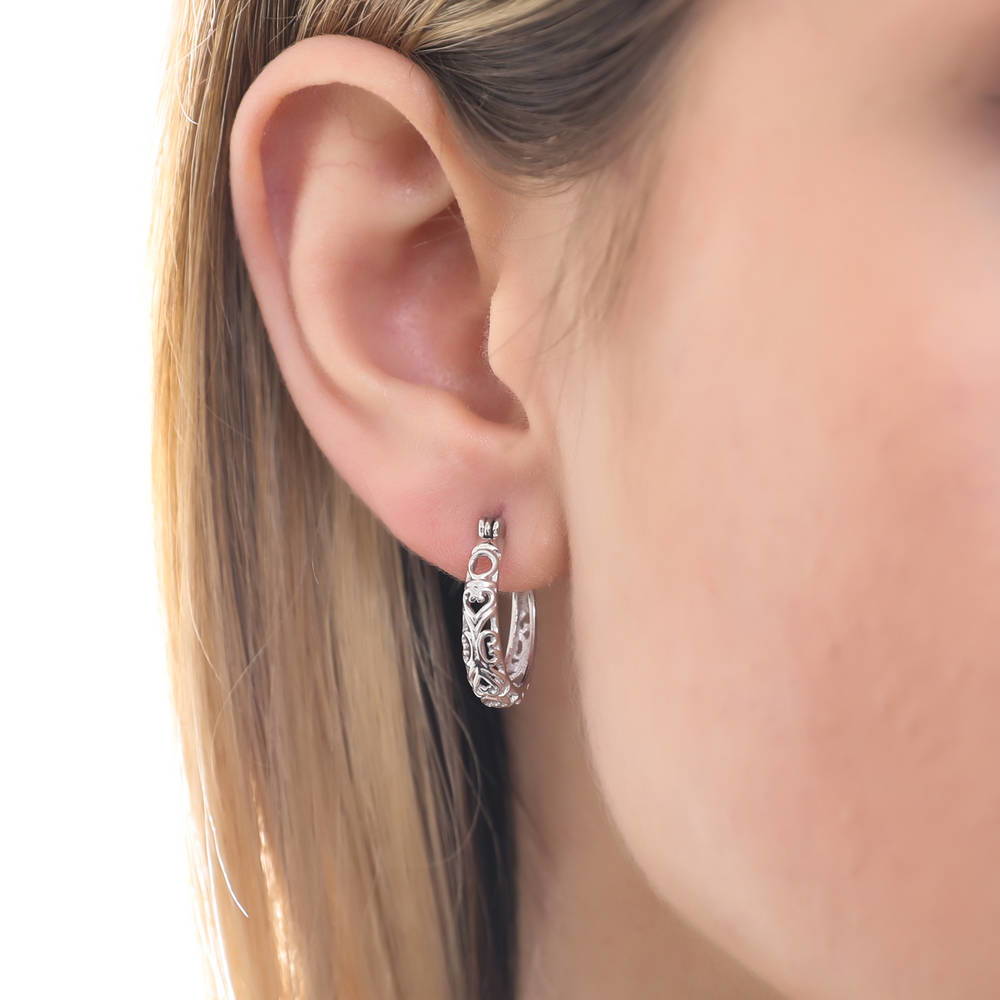 Oval Filigree Small Hoop Earrings in Sterling Silver 0.8"