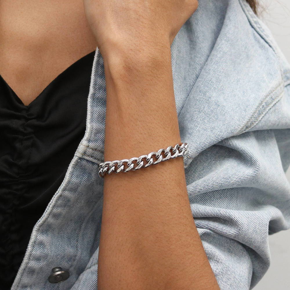 Statement Lightweight Curb Chain Bracelet in Silver-Tone 9mm