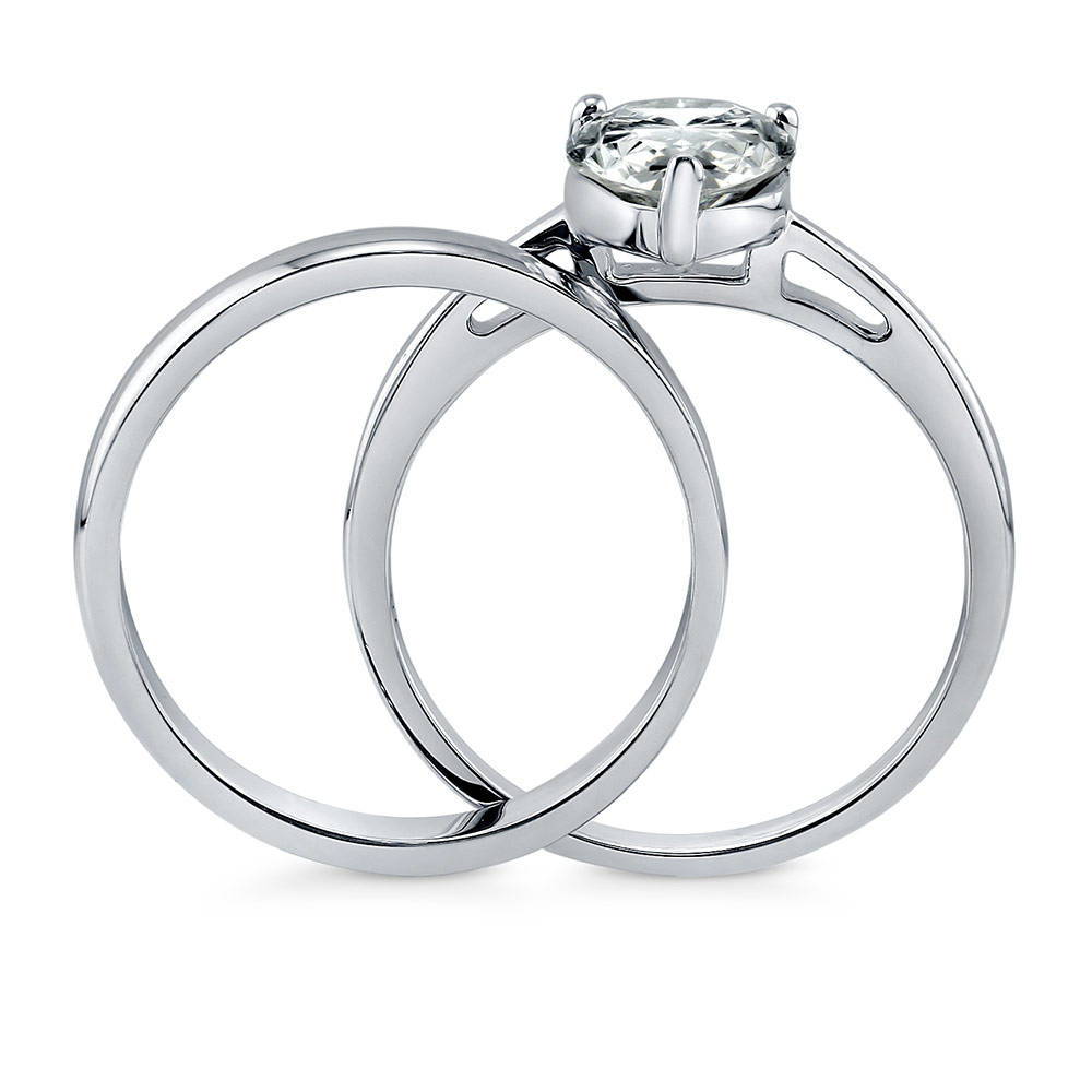Solitaire 1.8ct Pear CZ Ring Set in Sterling Silver